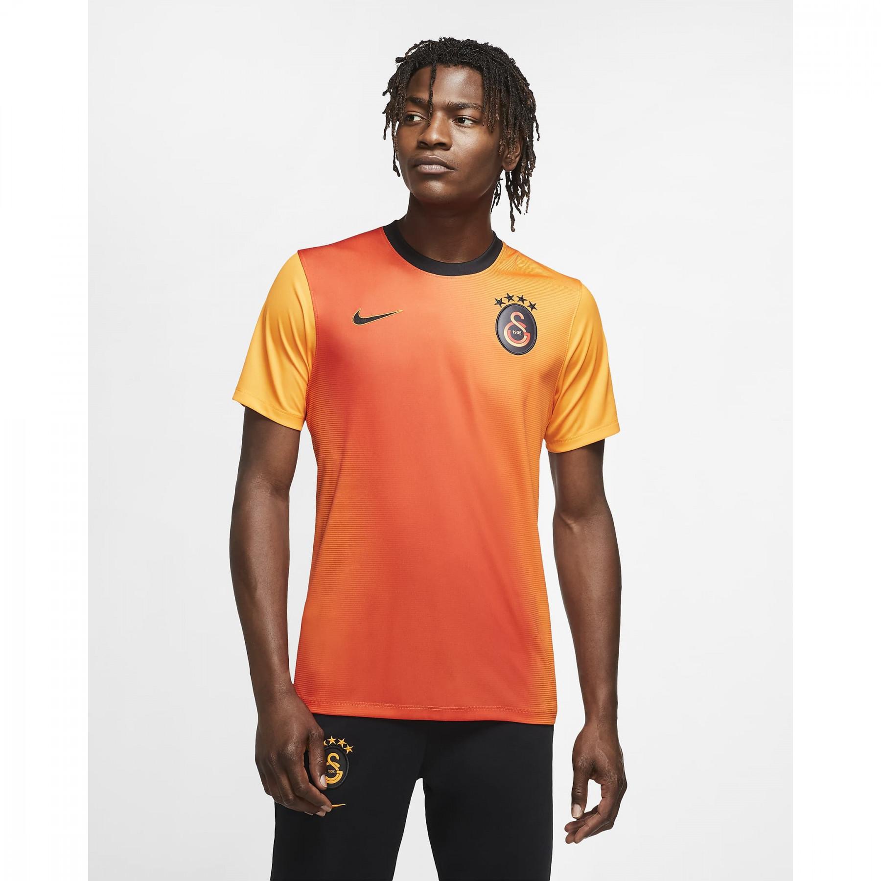 https://media.foot-store.de/catalog/product/cache/image/1800x/9df78eab33525d08d6e5fb8d27136e95/3/e/3e-haut-de-football-a-manches-courtes-galatasaray-2020-21-pour-xdcdzn.jpg
